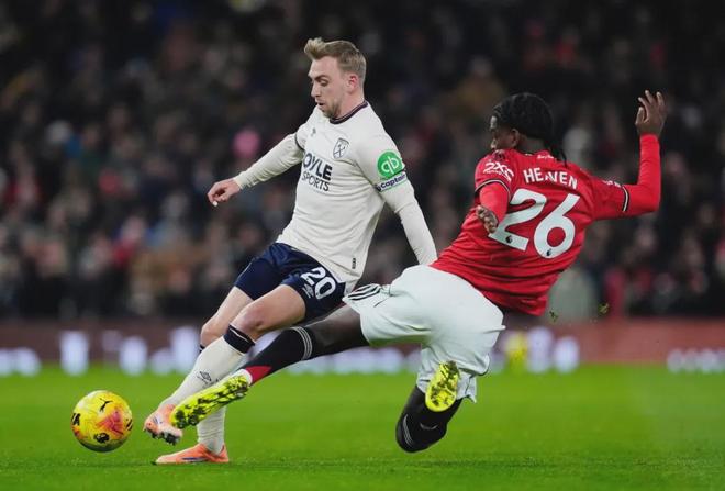 媒体人建言邵佳一：必须年轻化，在场上要争主动权和快节奏