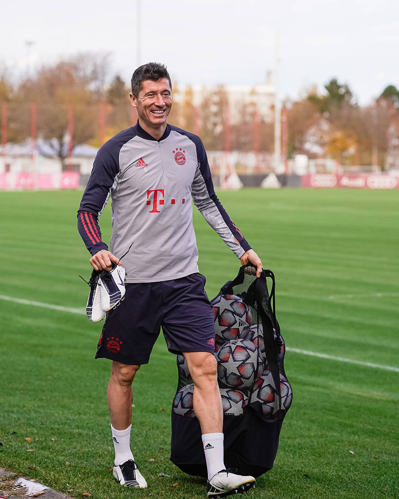 篮球篮网队内气氛紧张，管理层介入协调