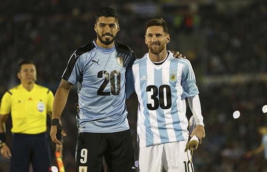 图片报：法兰克福队医私下为对手球员治疗，已被俱乐部开除