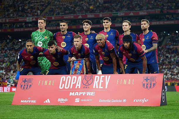 马内：范加尔在曼联想签我但没承诺出场时间，渣叔给了我承诺